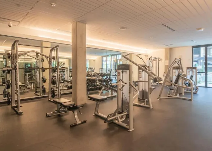 Apartment Stunning 1bd - Pool, Gym, Parking, W-d - Sleeps 4