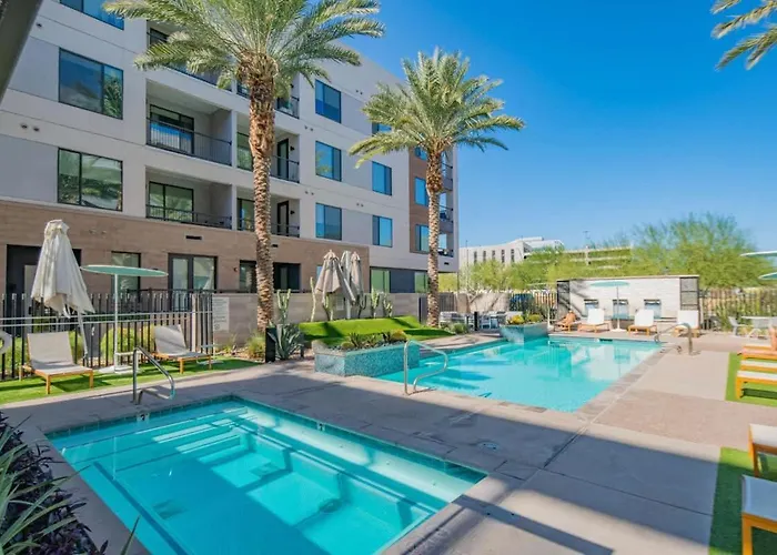 Stunning 1bd - Pool, Gym, Parking, W-d - Sleeps 4 Apartment *