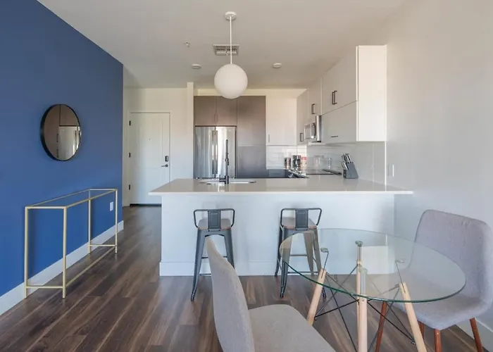 Stunning 1bd - Pool, Gym, Parking, W-d - Sleeps 4 *