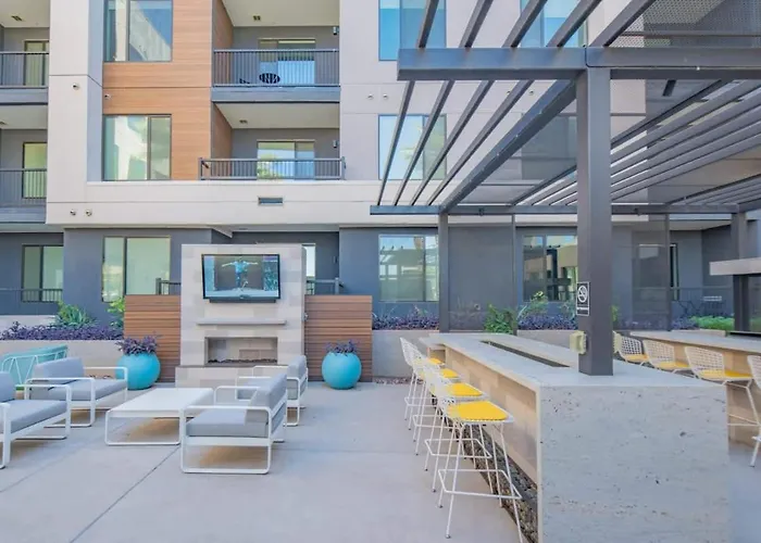 Stunning 1bd - Pool, Gym, Parking, W-d - Sleeps 4