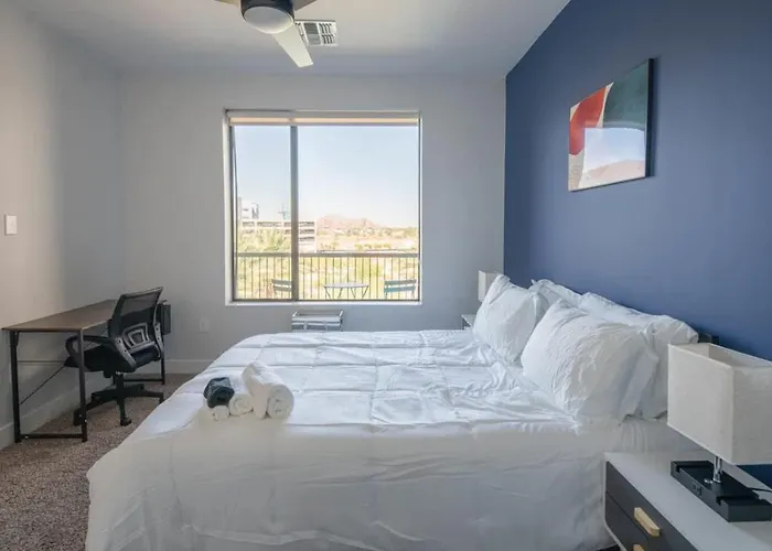 Stunning 1bd - Pool, Gym, Parking, W-d - Sleeps 4 Apartment
