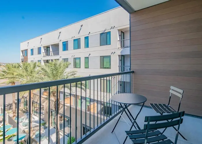 Apartment Stunning 1bd - Pool, Gym, Parking, W-d - Sleeps 4 Tempe